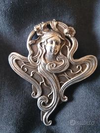 Magnifica spilla Art Nouveau in argento