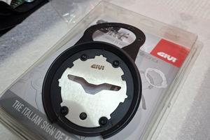 flangia tanklock Moto Guzzi v85tt 