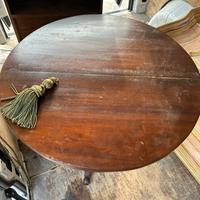 Due tavoli rotondi legno