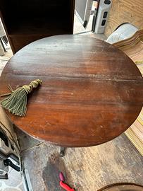 Due tavoli rotondi legno