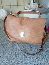 borsa a mano con tracolla 