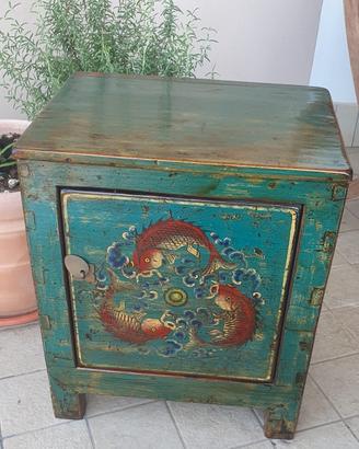 Comodino tibetano Confalone.