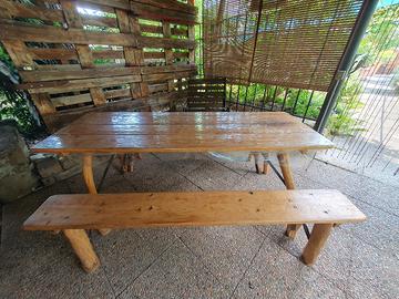 Tavolo in legno 
