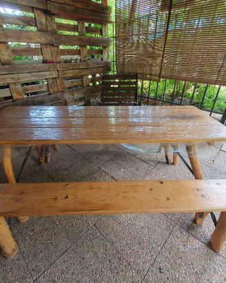 Tavolo in legno 