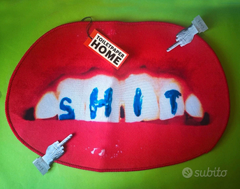 Tappetino Toiletpaper +2 Sticker Maurizio Cattelan