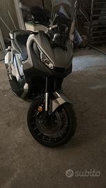 Xadv 750 Honda anno 2020