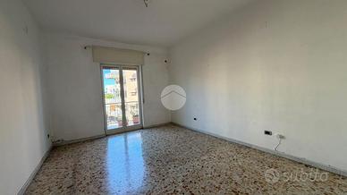 3 LOCALI A MARANO DI NAPOLI