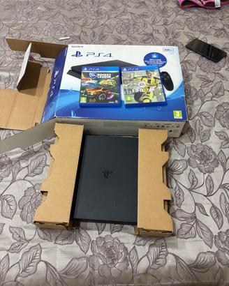 PLAYSTATION 4