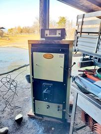 caldaia a legna a fiamma rovescia