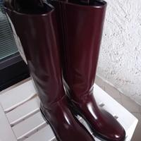 Stivali Zara nuovissimi € 69,95 a 30.00