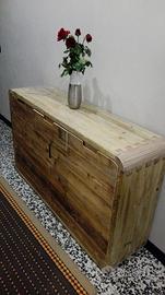 credenza bordi arrotondati legno vecchio cassetti