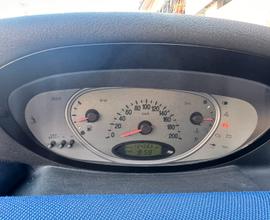 Lancia y elefantino blu