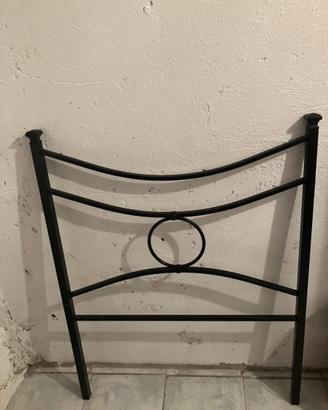 Letto singolo in ferro battuto nero