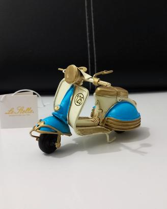 Oggetto Vespa in metallo "Le Stelle"