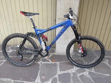 Mountain bike biamortizzata enduro Kona Coiler