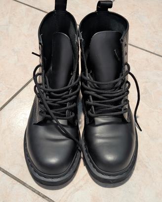 Dr. Martens 1460 Mono nere in pelle