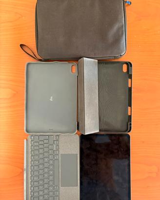iPad Air 5 (2022) + Logitech Combo Touch
