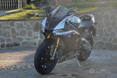 Yamaha YZF-R1M
