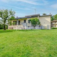 VILLA MODERNA SU UN PIANO IN CLASSE A