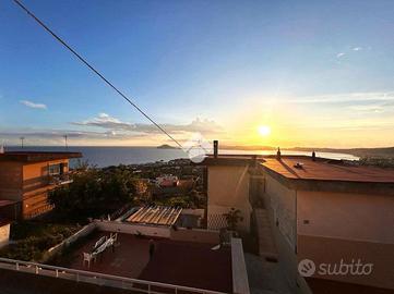 3 LOCALI A POZZUOLI