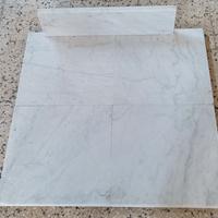 Pavimento in marmo di Carrara