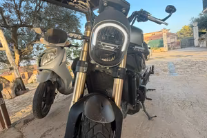 Benelli Leoncino 800 stradale