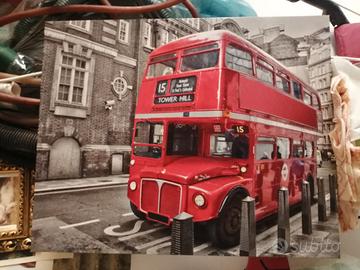 Quadro raffigurante in bus inglese