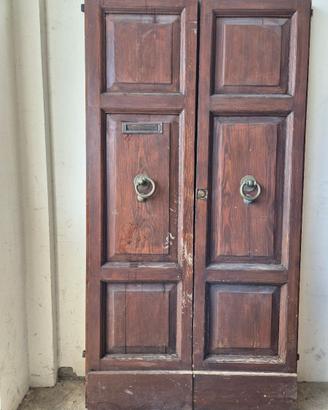 Portone antico in legno