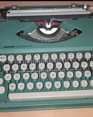 Macchina da scrivere Olivetti 
