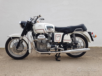 Moto Guzzi v7/700