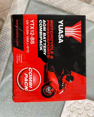 Batteria Yuasa YTX12-BS 12V 10,5Ah NUOVA