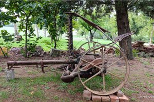 Falciatrice meccanica d'epoca