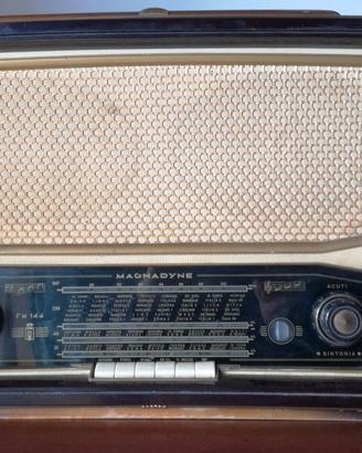 Radio vintage Magnadyne FM144 