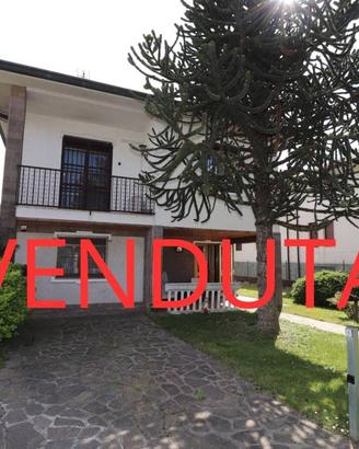 Villa di 261 m² con 5 locali e box auto doppio a S