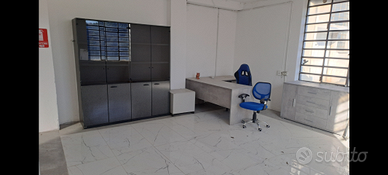 Magazzino con ufficio