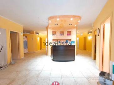Locale commerciale Valmir