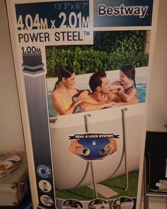 piscina esterna Bestway e pulitore fondo a batteri