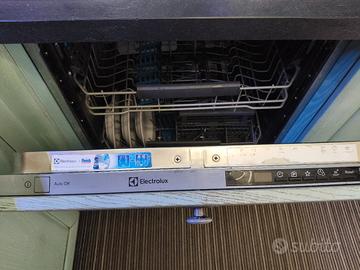 lavastoviglie Electrolux 