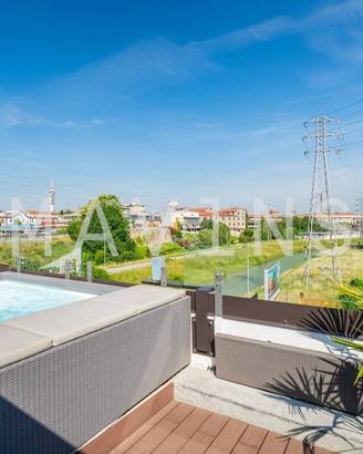 Appartamento di 157 m² con 5 locali e box auto a V