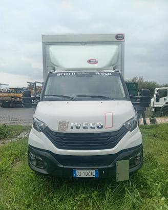 Iveco daily 70c18 centinato con pedana