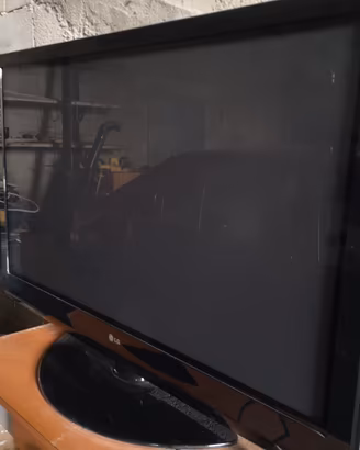 TV LG 42 pollici al plasma. 