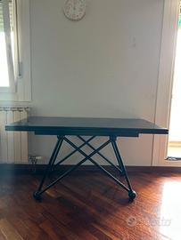 Tavolo in legno nero