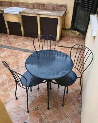 Tavolo + 3 sedie in ferro