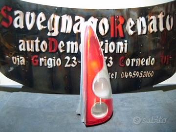 FARO posteriore DESTRO TOYOTA YARIS VERS0 1999-05