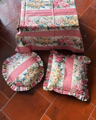 SET CUSCINI CON TOVAGLIETTA