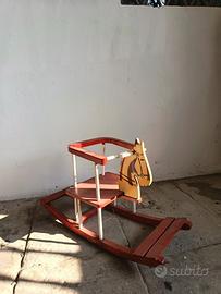Cavallino a dondolo