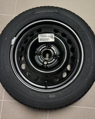 Pneumatico Michelin con cerchio 185/60 R15
