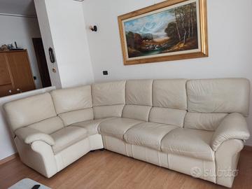 DIVANO IN PELLE