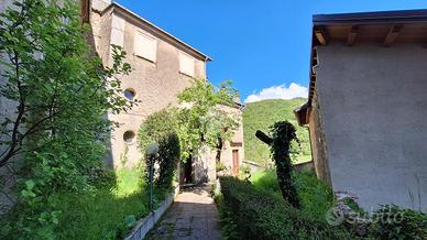 CASA SEMINDIPENDENTE A TREVI NEL LAZIO