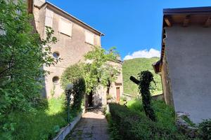 CASA SEMINDIPENDENTE A TREVI NEL LAZIO